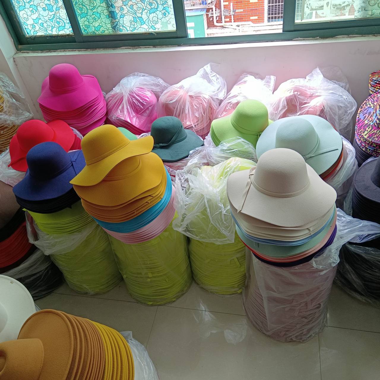 قبعة نسائية بيضاء على شكل قبة  - مراجعة Fedora Hat Wool وسعره